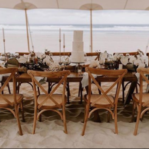 crossback-chair-holzstuhl-braun-mieten-verleih-event-hochzeit-globaldesire (1)