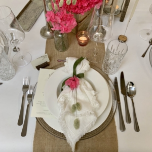 gedeckter-tisch-set-pretty-in-wood-tischdekoration-mieten-verleih-event-hochzeit-globaldesire