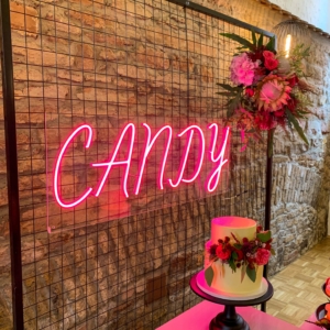 neon-sign-candy-pink-dekoverleih-events-hochzeit-babyparty-frankfurt-globaldesire